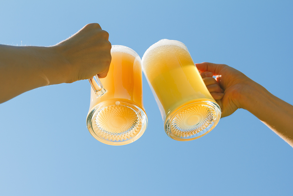 Two people conducting a cheers act.